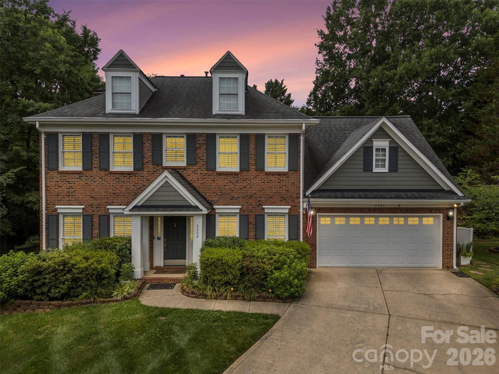 Property Photo: 6202 Hickory Cove Lane NC 28269