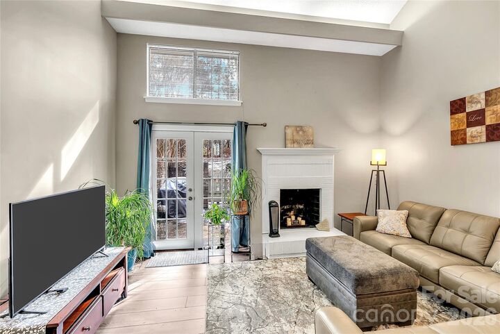 Property Photo:  8073 Charter Oak Lane  NC 28226 