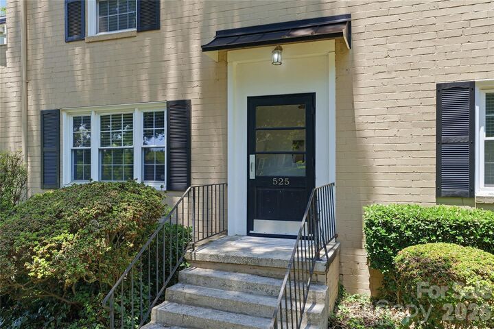 Property Photo: 525 Wakefield Drive NC 28209