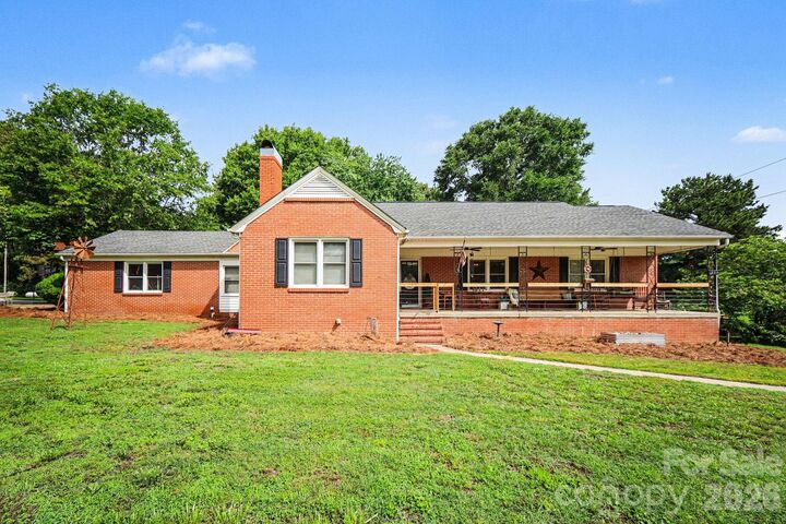 Property Photo: 1224 Petes Road NC 28092