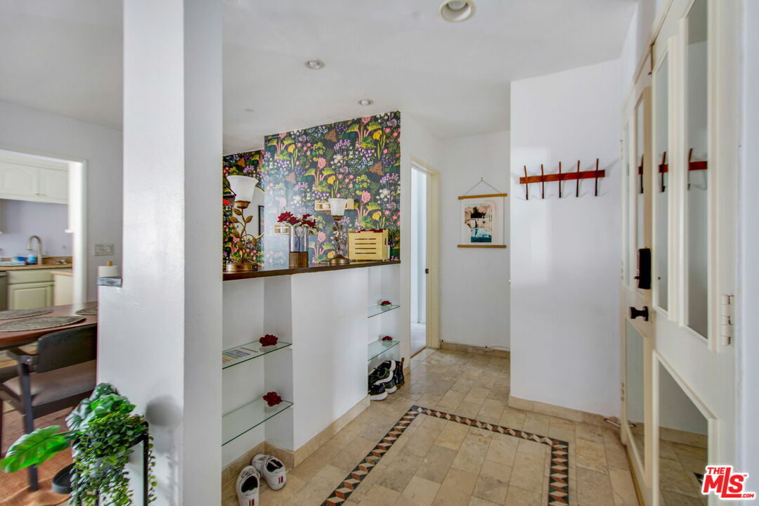 Property Photo:  5651 Sumner Way  CA 90230 