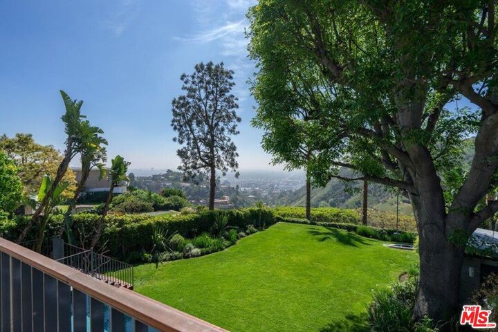 Property Photo:  2439 Carman Crest Dr  CA 90068 