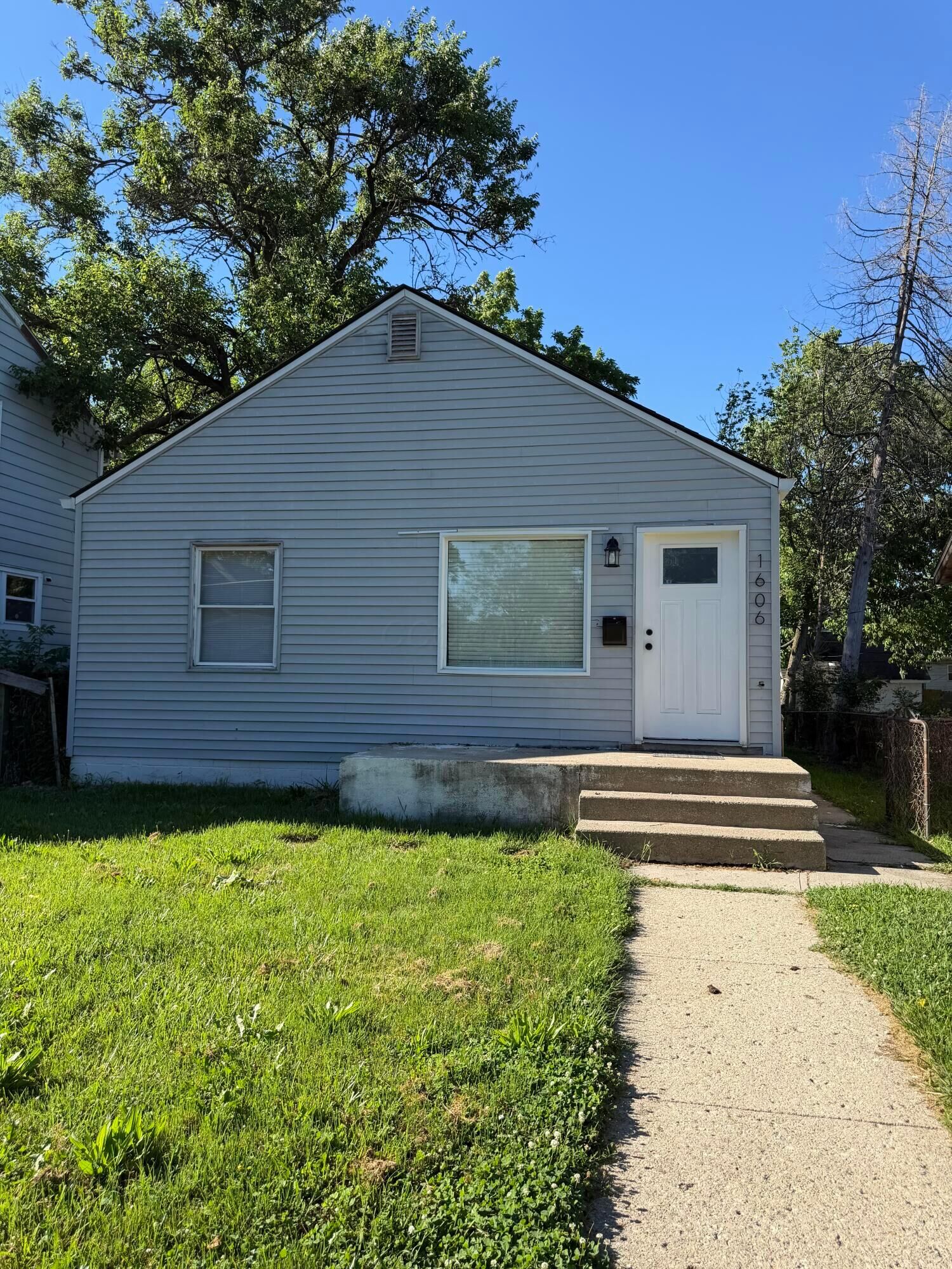 Property Photo:  1606 Cordell Avenue  OH 43211 