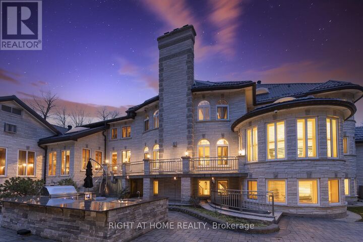 Property Photo: 38 Sugarbush Court ON L4L 2Z2