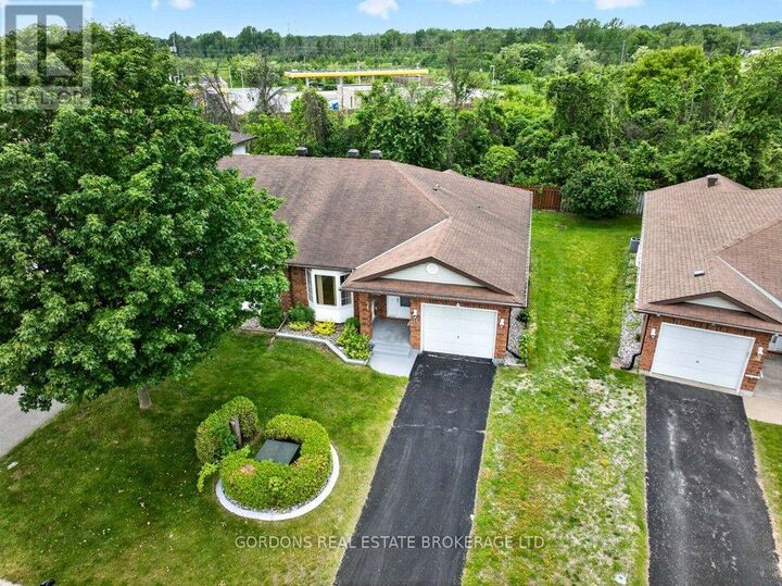 Property Photo: 36 Wilmot Young Place ON K6V 7H3