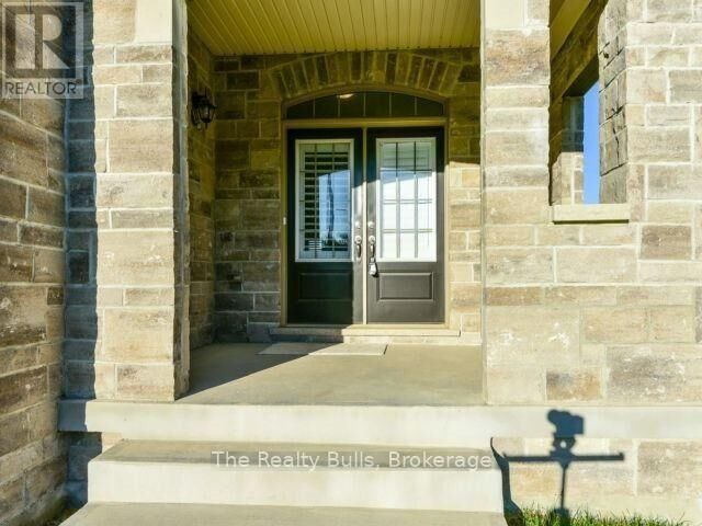 Property Photo:  3 Provost Trail  ON L6Y 6E7 
