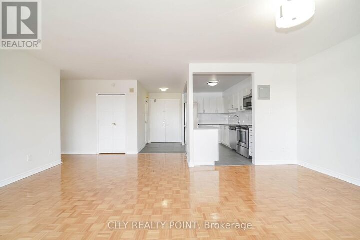 Property Photo:  10 Shallmar Boulevard 211  ON M5N 1J4 