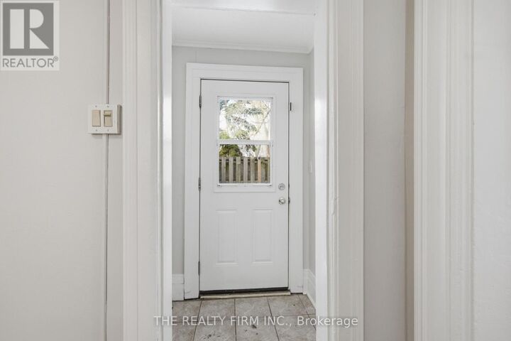 Property Photo:  22 Victor Street 2  ON N6C 1B7 