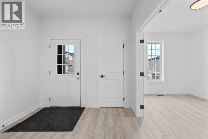 Property Photo: 33 Hotchkiss Gardens Southeast AB T3S 0T7