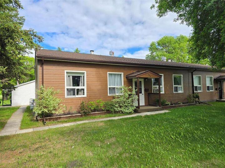 Property Photo: 132 Maple Street MB R0C 1B1