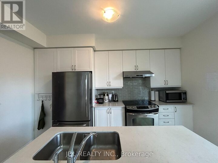 Property Photo: 15 Wildflower Way South ON M1E 2T1