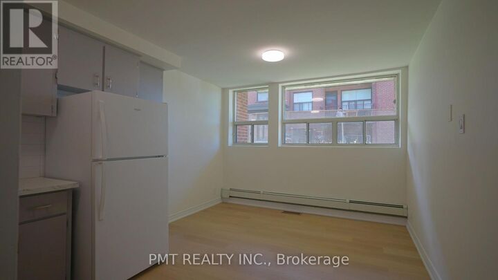 Property Photo:  137 Brookhaven Drive 9  ON M6M 4P1 