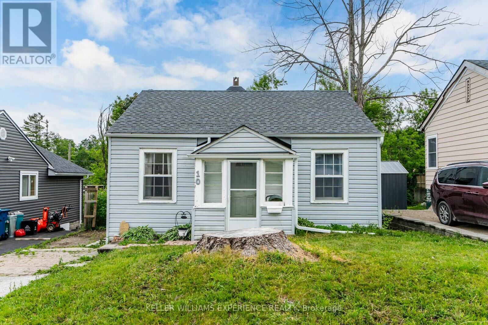 Property Photo: 10 Argyle Avenue ON L3V 2V6