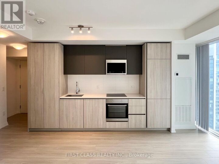 Property Photo: 8 Widmer Street ON M5V 2E7