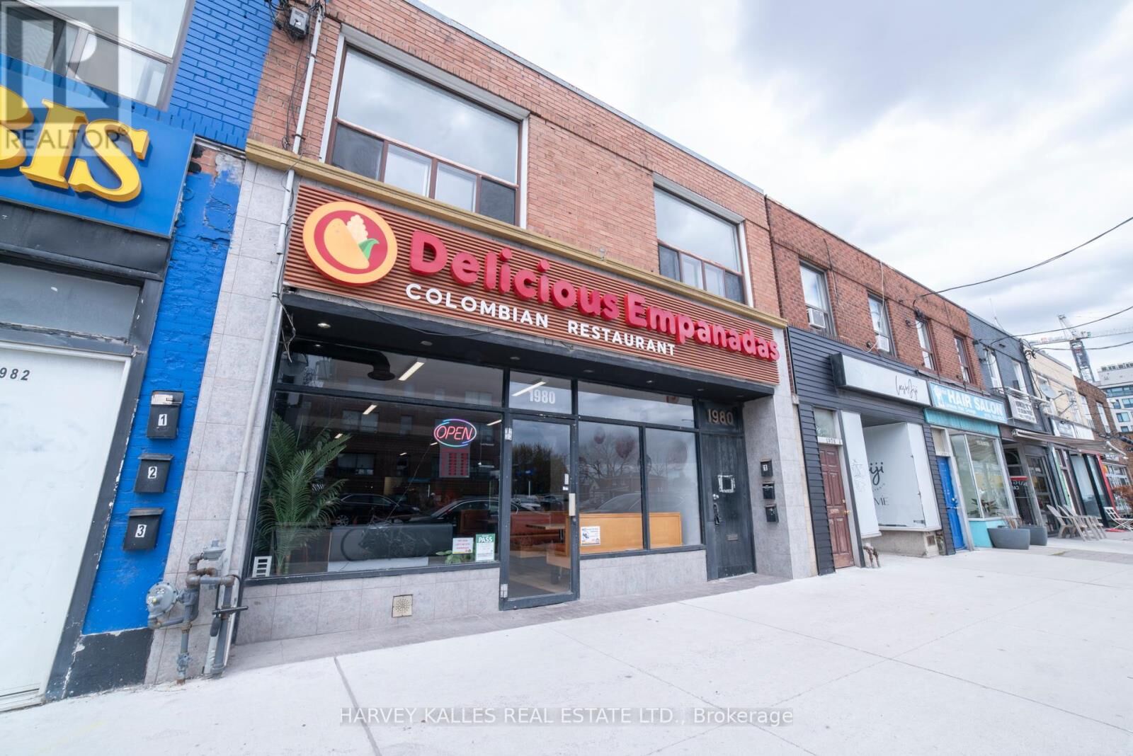 Property Photo:  1980 Eglinton Avenue West 1  ON M6E 2J9 