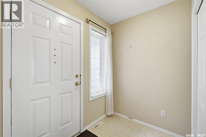 Property Photo: 40 425 Bayfield Crescent SK S7V 1E6