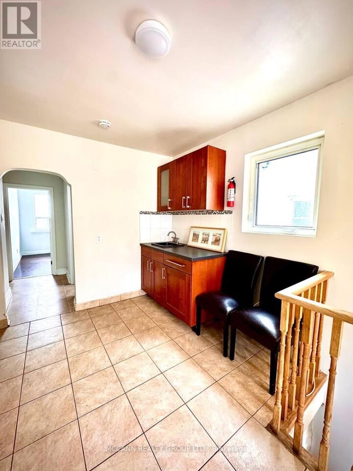 Property Photo:  32 Belgravia Avenue Main  ON M6E 2M5 