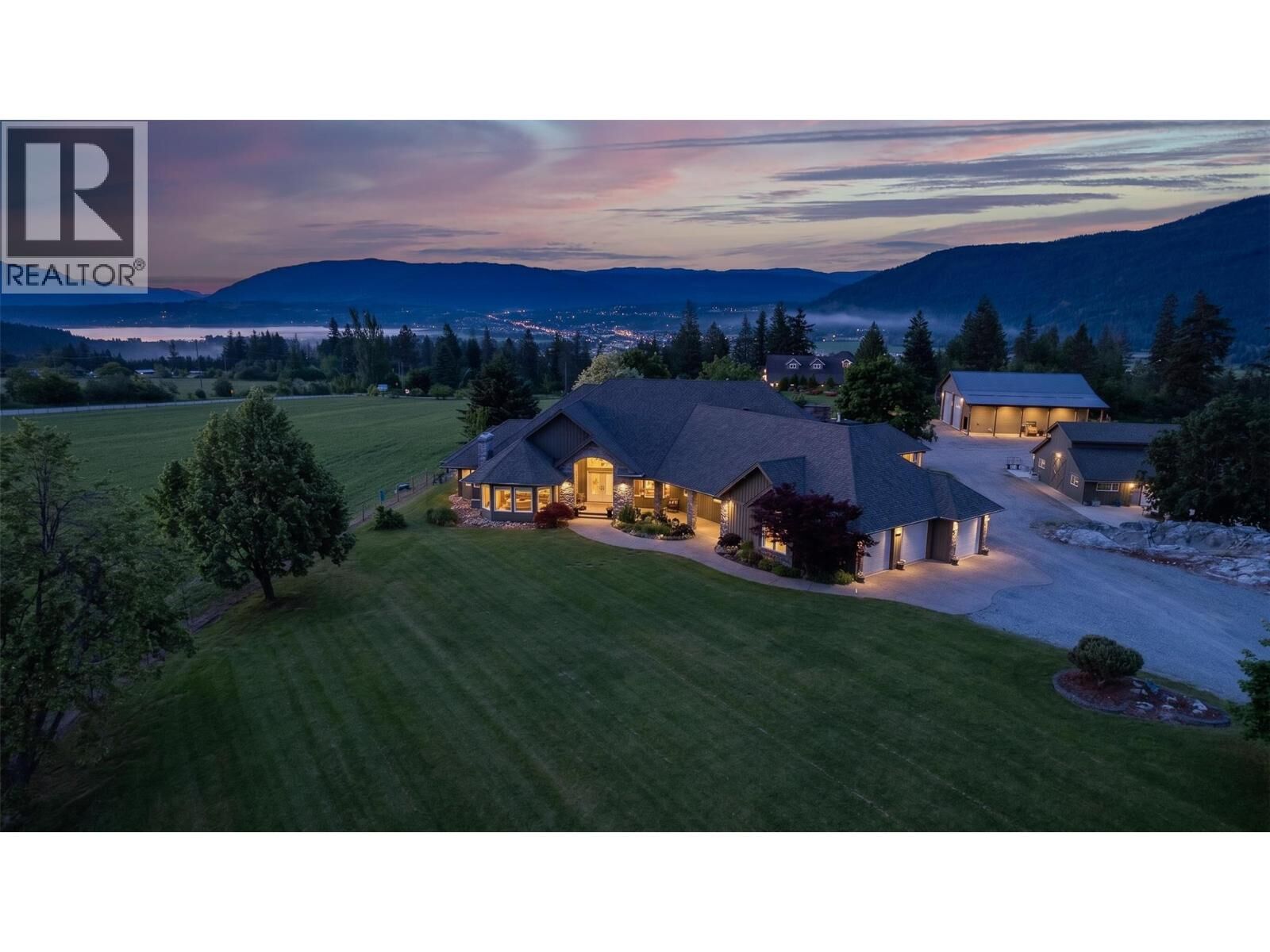 Property Photo: 6500 15th Avenue Southwest 1 BC V1E 1R5