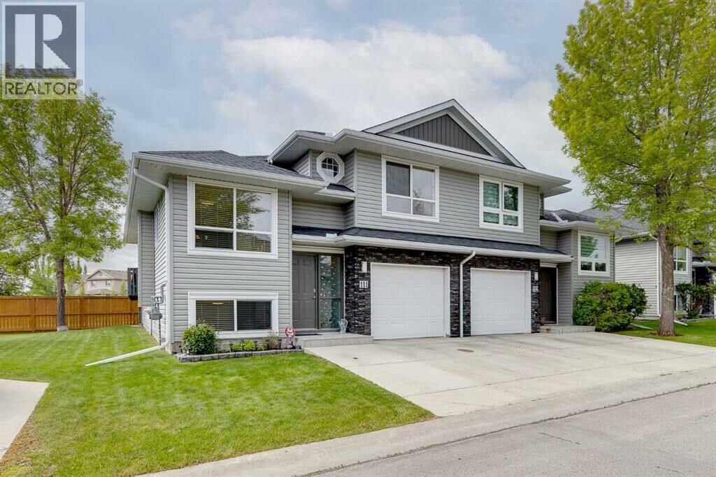 Property Photo:  55 Fairways Drive Northwest  AB T4B 2T5 