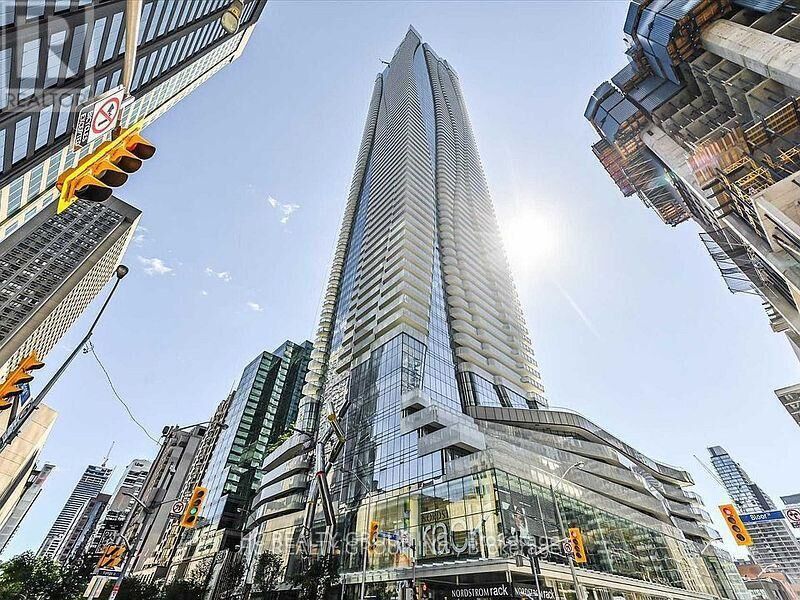 Property Photo:  1 Bloor Street East 5201  ON M4W 1A9 