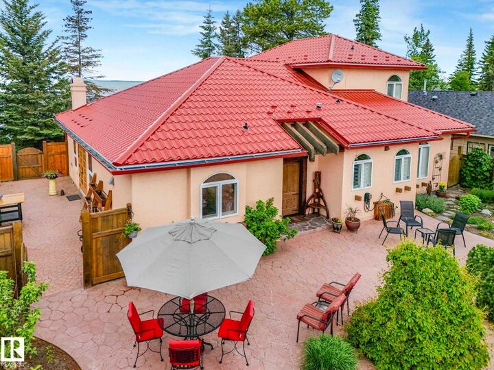 Property Photo:  511 1 Av  AB T0C 2V0 