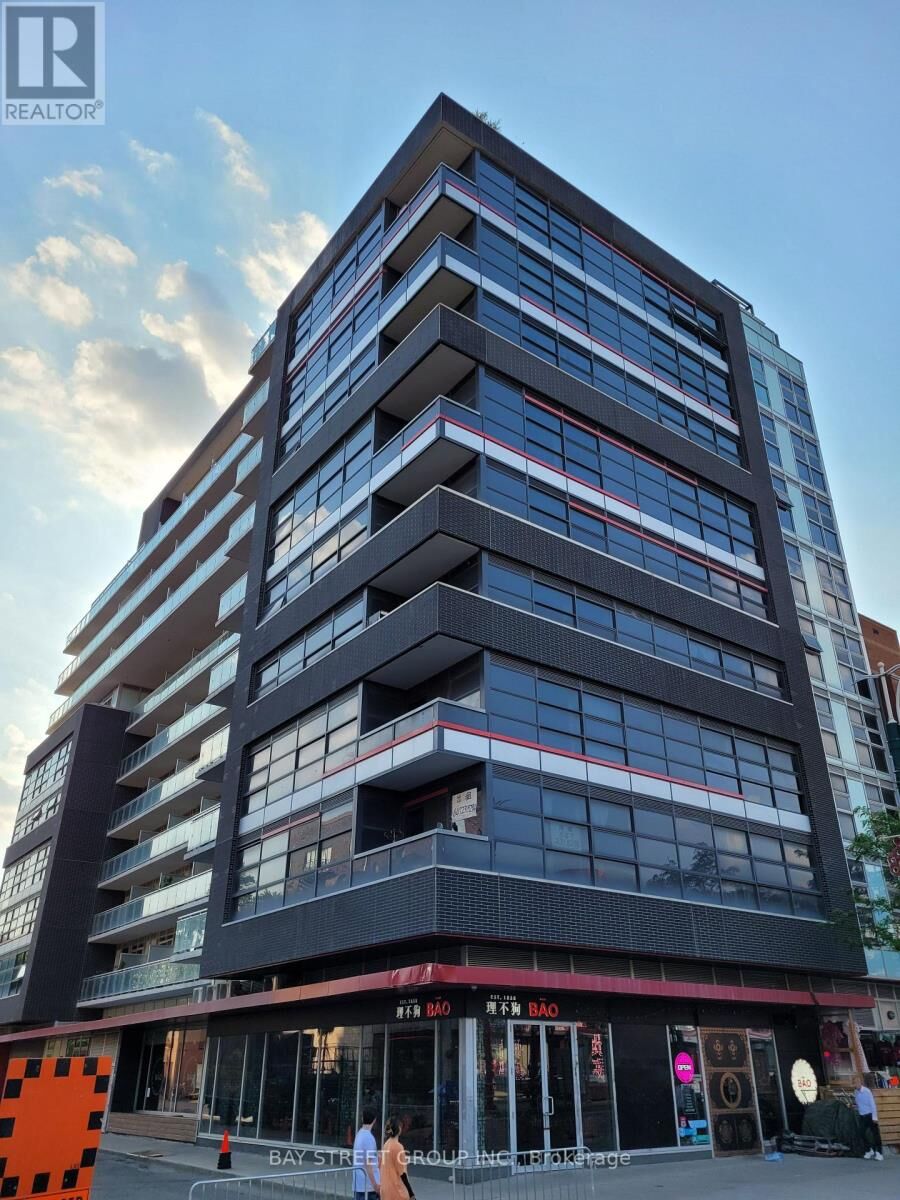 Property Photo: 10 Willison Square 506 ON M5T 0A8