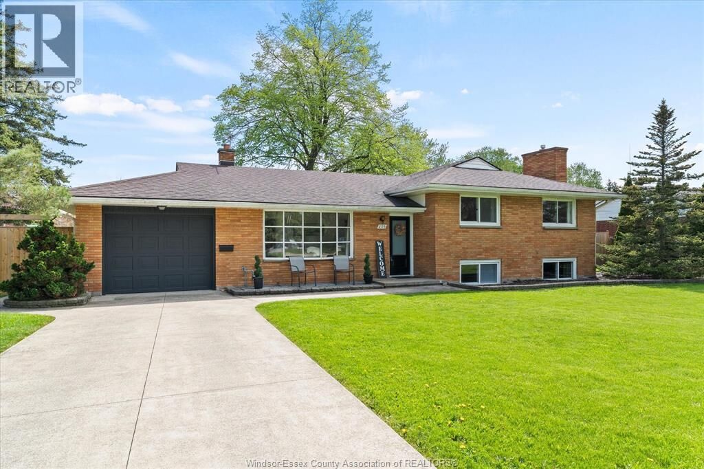 Property Photo:  295 Simcoe Street  ON N9V 1M5 