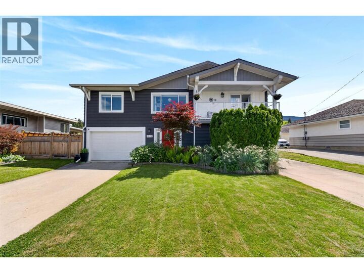 Property Photo: 1050 8 Avenue Northeast BC V1E 4A4