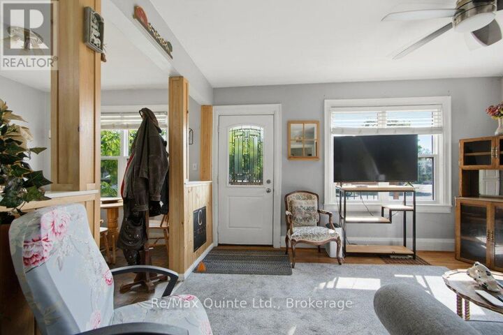 Property Photo:  42 Ponton Street  ON K8P 3T6 