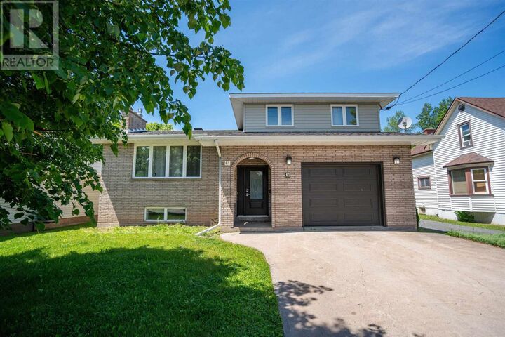 Property Photo:  61 Knox Ave  ON P6B 3X8 