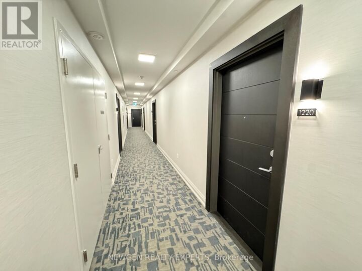 Property Photo:  212 King William Street 1220  ON L8R 0A7 