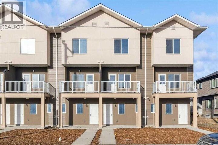 Property Photo:  95 Saddlecrest Circle Northeast  AB T3J 0Z2 