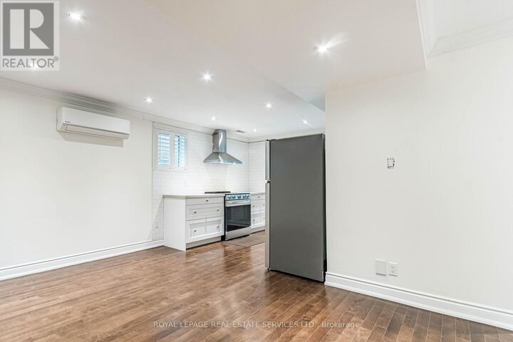 Property Photo: 64 Grenview Boulevard South Lower ON M8Y 3S4