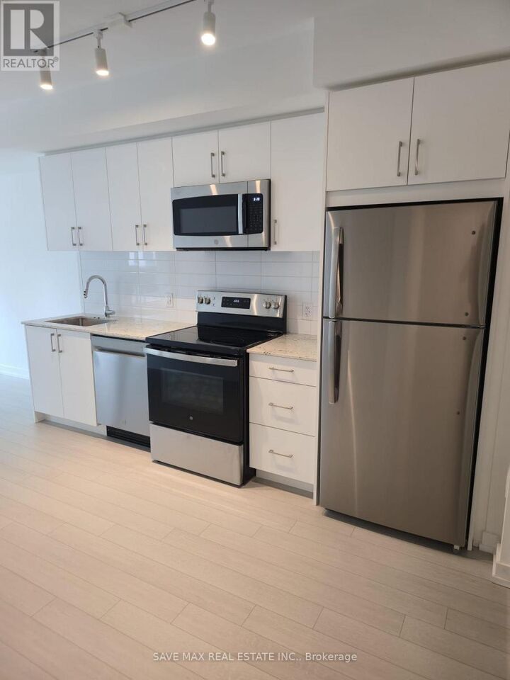 Property Photo:  4010 Eglinton Avenue West 303  ON M9A 0G5 