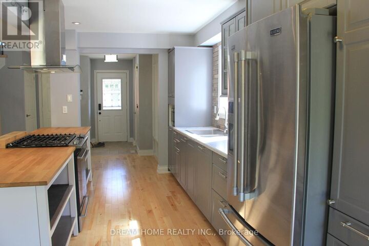 Property Photo:  50 Pickett Crescent  ON L4N 8B8 