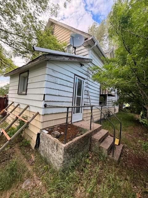 Property Photo:  32 5th Street South  MB R0K 2C0 