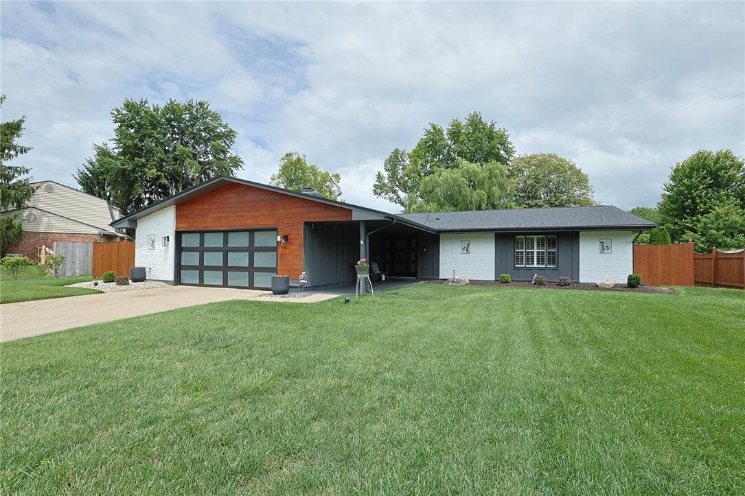 Property Photo:  8910 Springrun Lane  OH 45458 