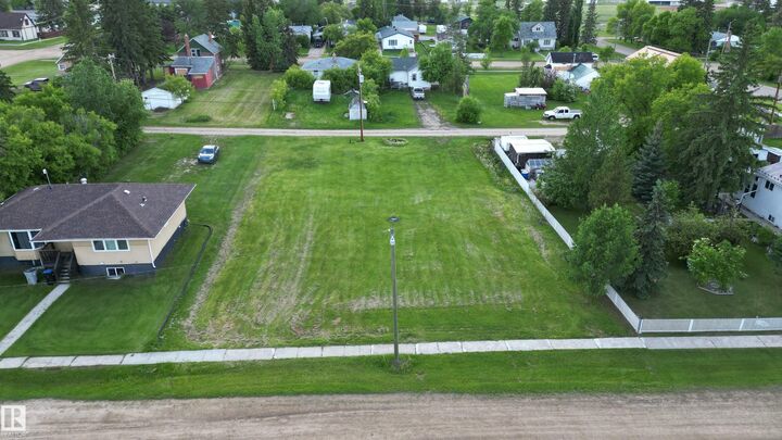 4718 52 Street — photo 1