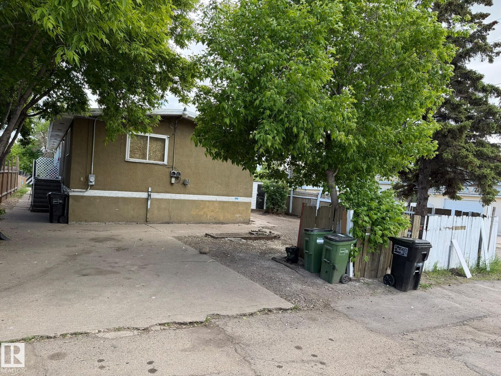 Property Photo:  13208 91 Street NW  AB T5E 3P7 