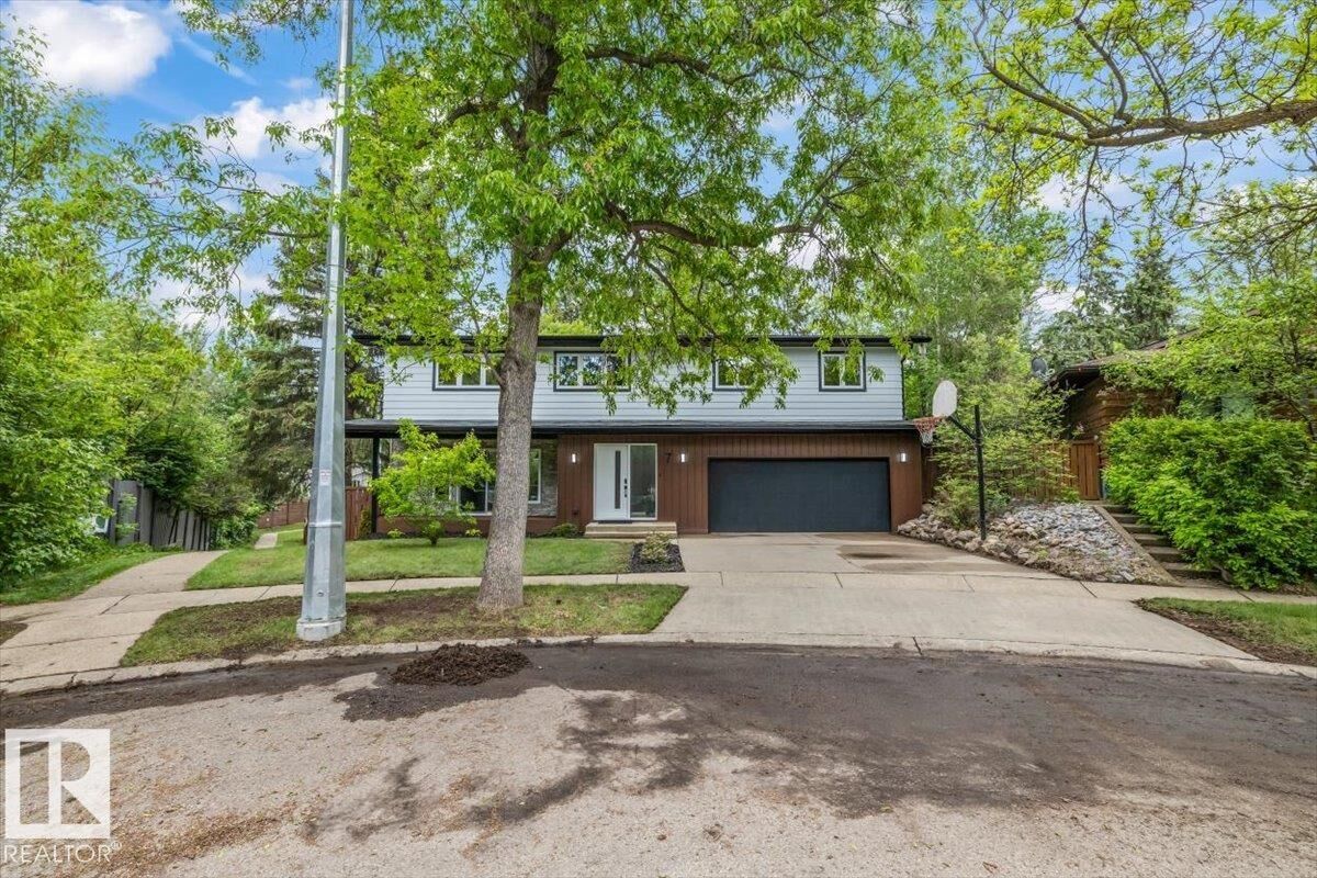 Property Photo:  7 Glacier Place  AB T8N 1R7 