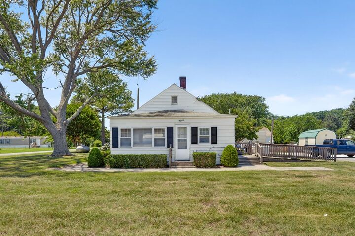 Property Photo:  19080 Greenbush Rd  VA 23421 