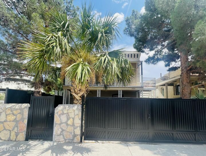 Property Photo:  1026 Myrtle Avenue 6  TX 79901 