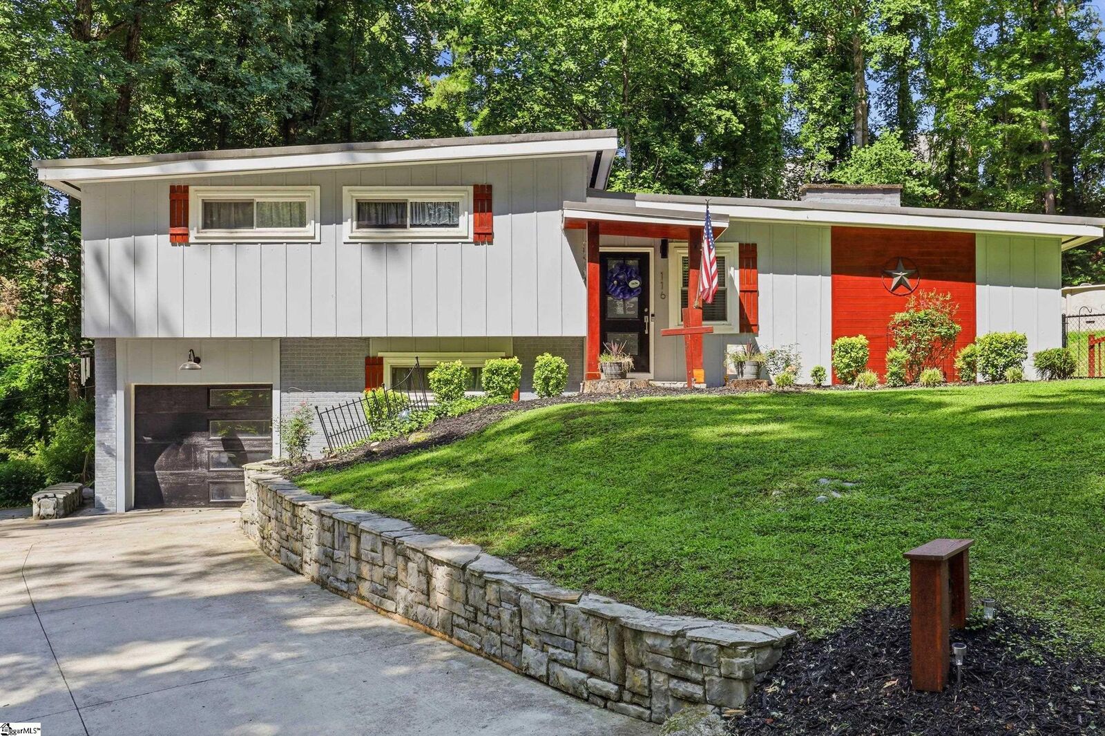 Property Photo: 116 Lakeshore Drive SC 29642