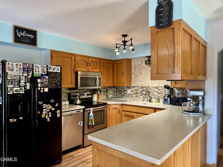 Property Photo:  1005 Deapolis Drive  ND 58545 