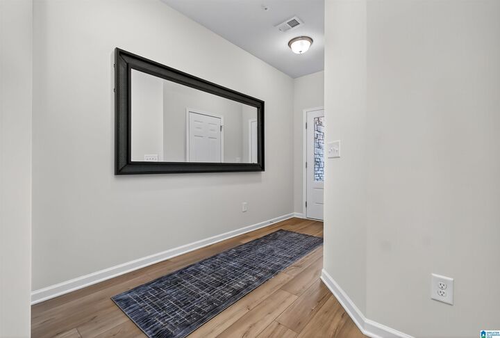 Property Photo: 4528 Village Springs Square 5 AL 35068