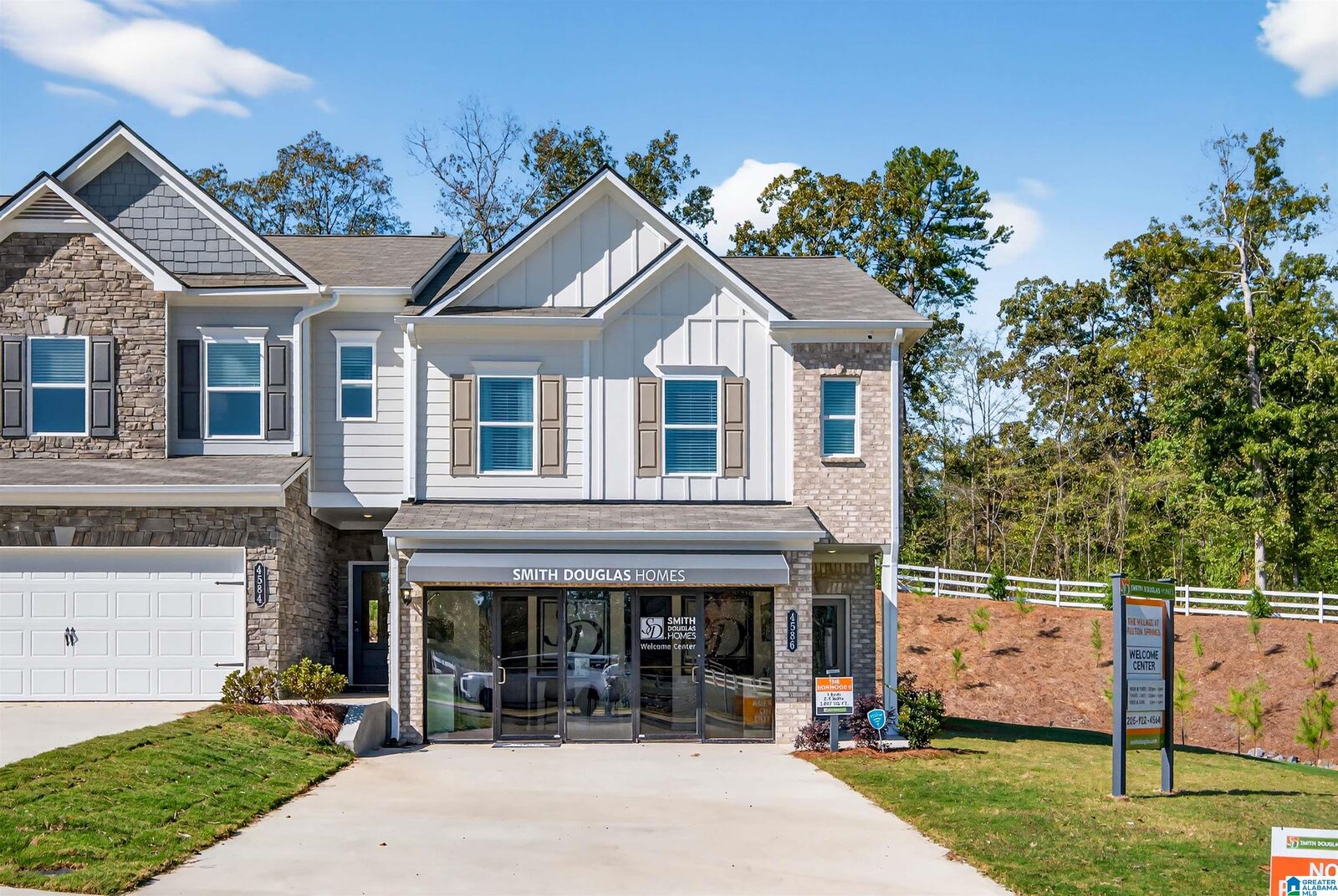 Property Photo: 4522 Village Springs Square 5 AL 35068