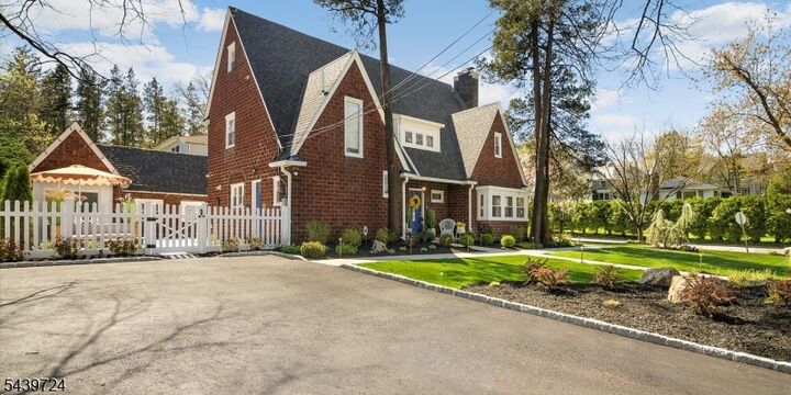 Property Photo: 206 Lakeview Ave NJ 07605