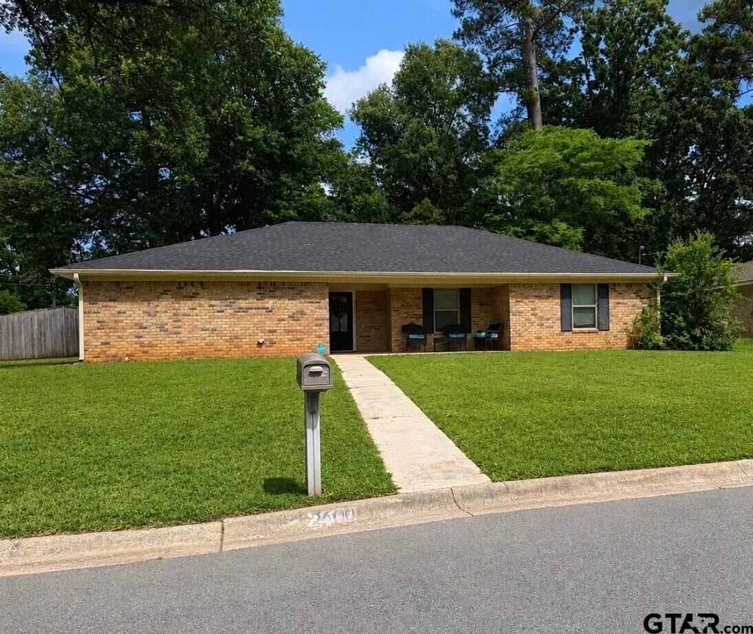 Property Photo: 2600 Aspen St TX 75662