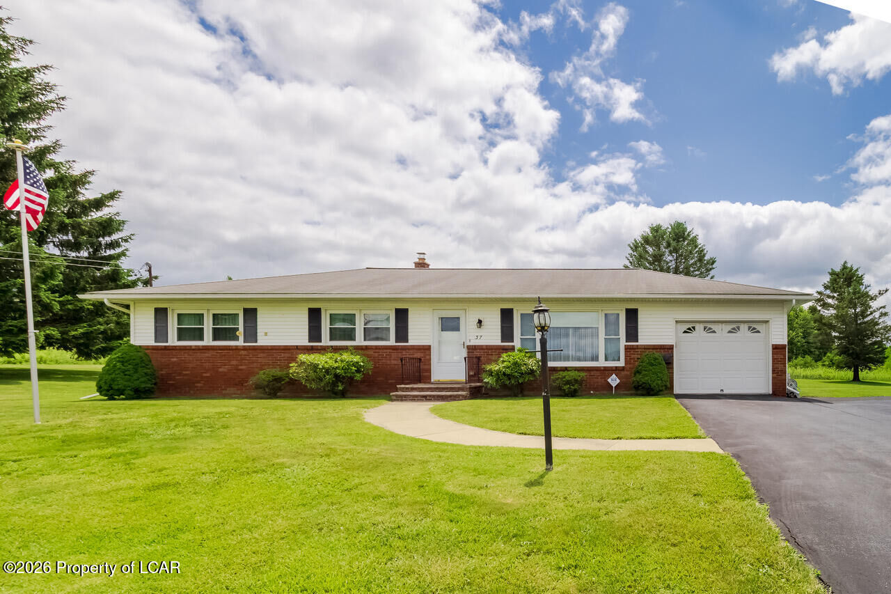 Property Photo:  37 Hildebrandt Road  PA 18612 