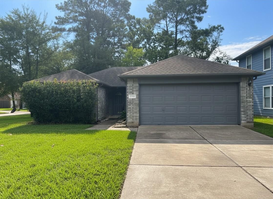 Property Photo: 25314 Laurel Green Street TX 77373